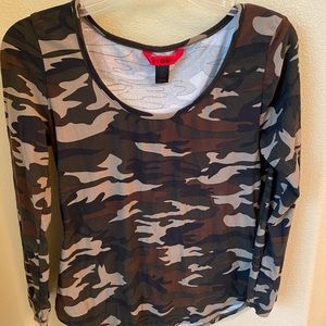 Camo tee